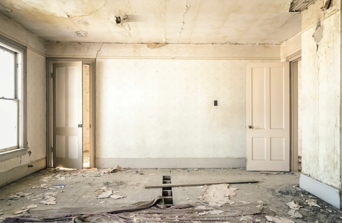 Waste disposal crew managing a cleanout project in Stevenson Ranch